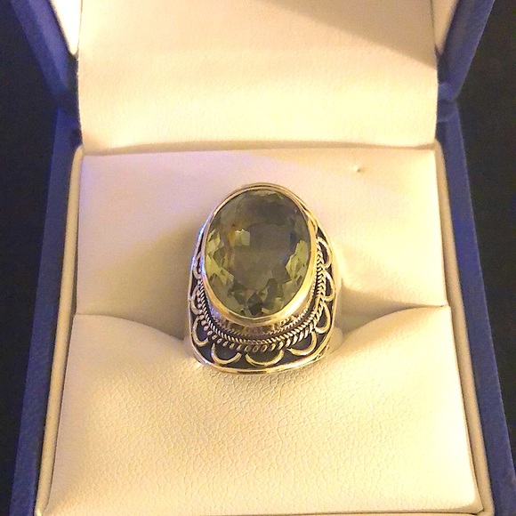 Silver set earrings and large ring with white amethyst - Picture 3 of 9